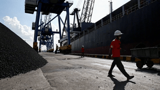 Container loading coordination
